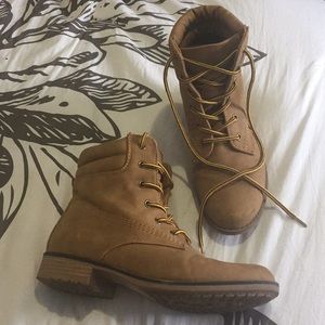 X-appeal size 7 1/2 tan ankle boots with laces.
